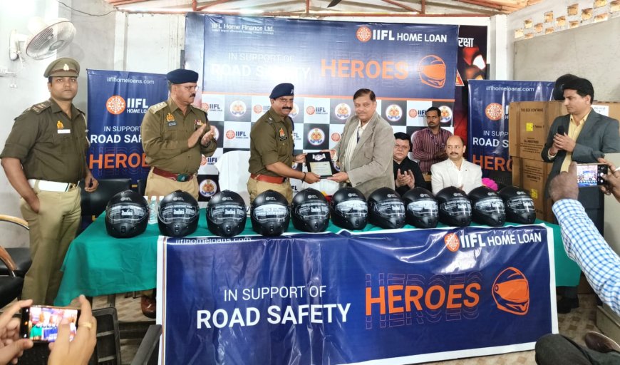 IIFL Home Finance Strengthens Road Safety for Lucknow Police with Helmet Distribution Drive